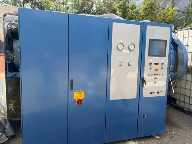 Autoclave - 4m x 2.5m machinery photograph