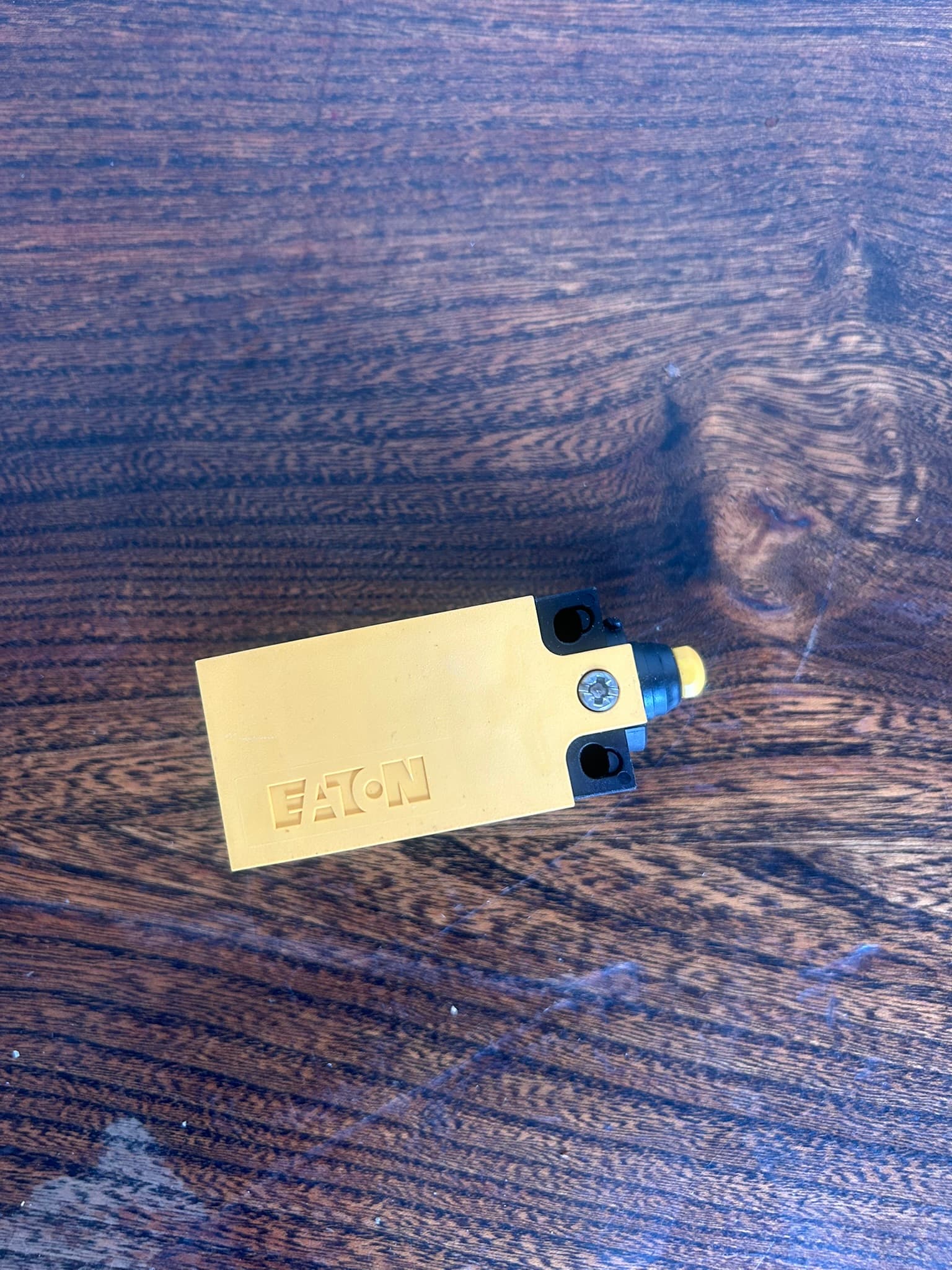 Eaton LS-Titan Series Plunger Limit Switch product photograph