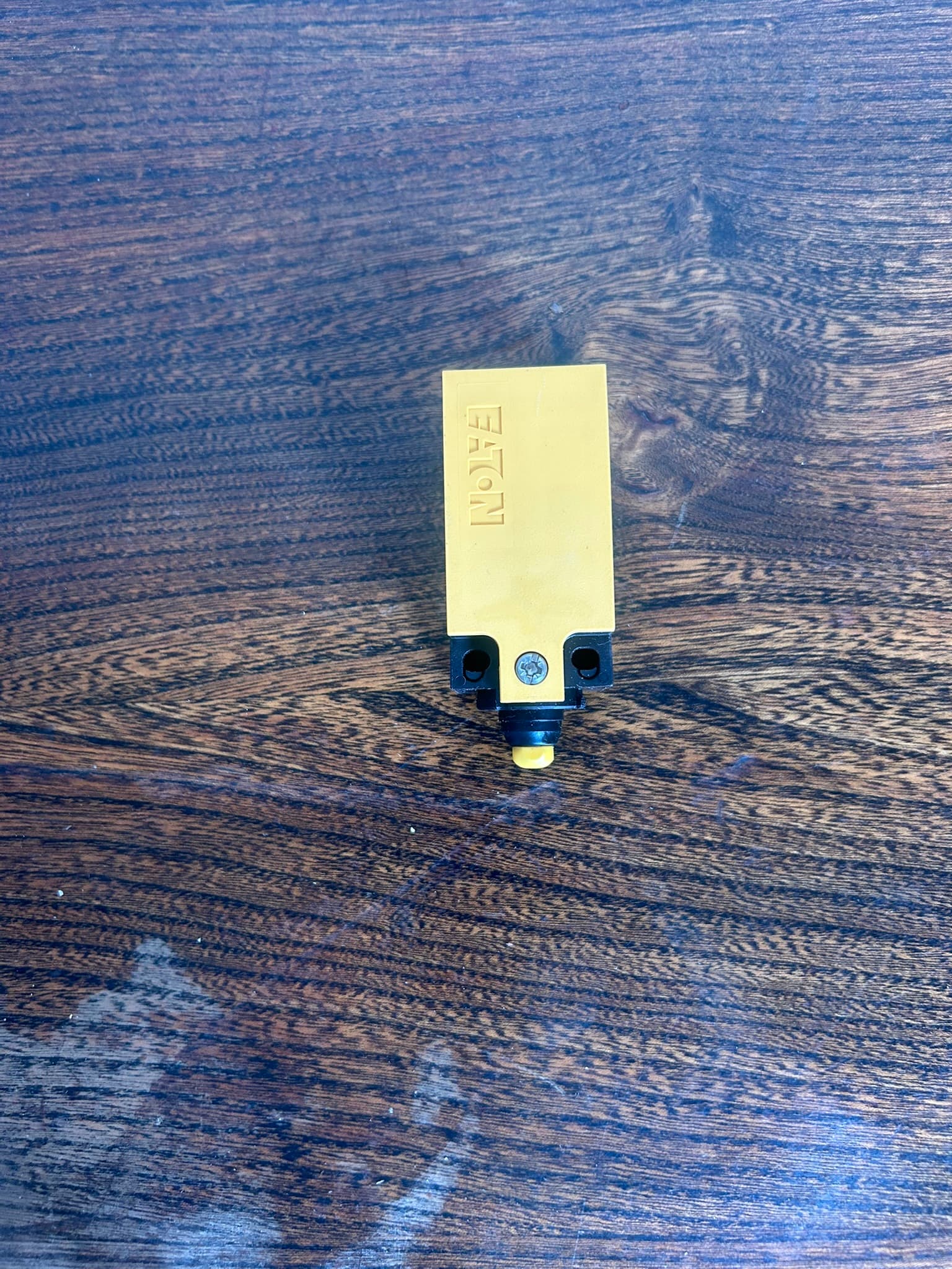 Eaton LS-Titan Series Plunger Limit Switch product photograph