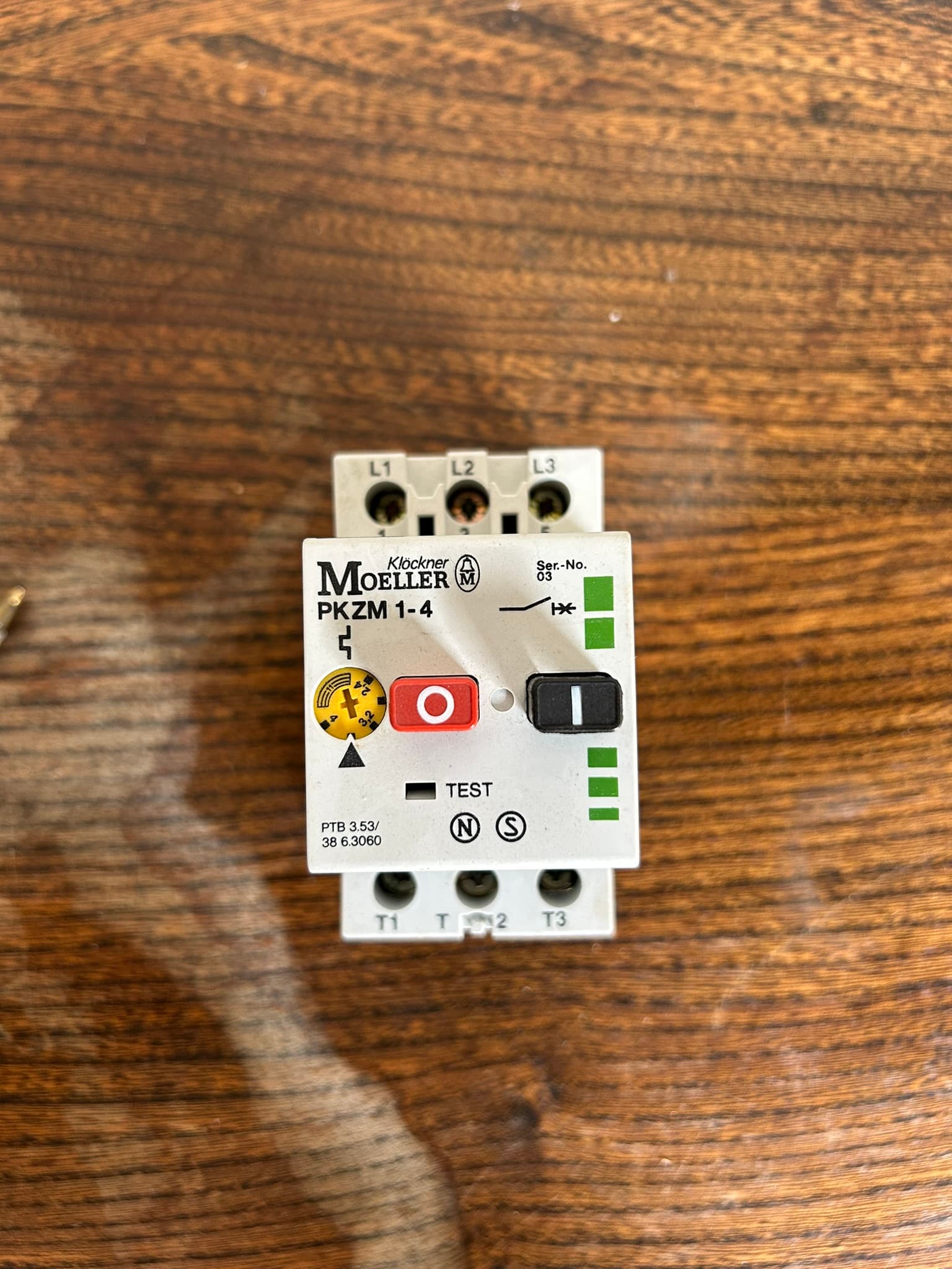 Moeller - PKZM01-4 MOTOR PROTECTIVE CIRCUIT BREAKER product photograph