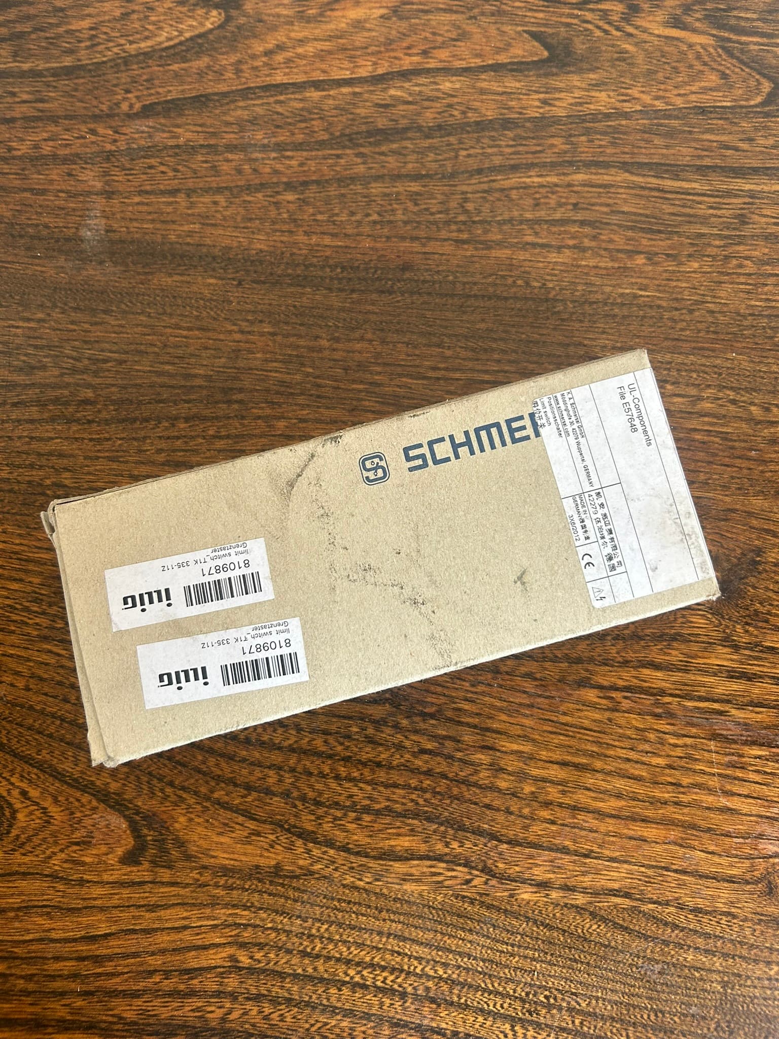 T1k 335-11z-M20 Limit Switch with Roller Actuator product photograph